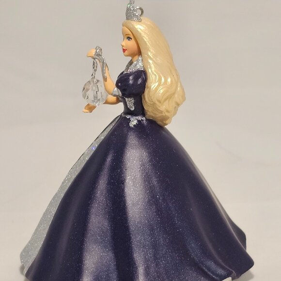 Hallmark Keepsake Ornament - Millenium Princess Barbie 1999 - Picture 6 of 7